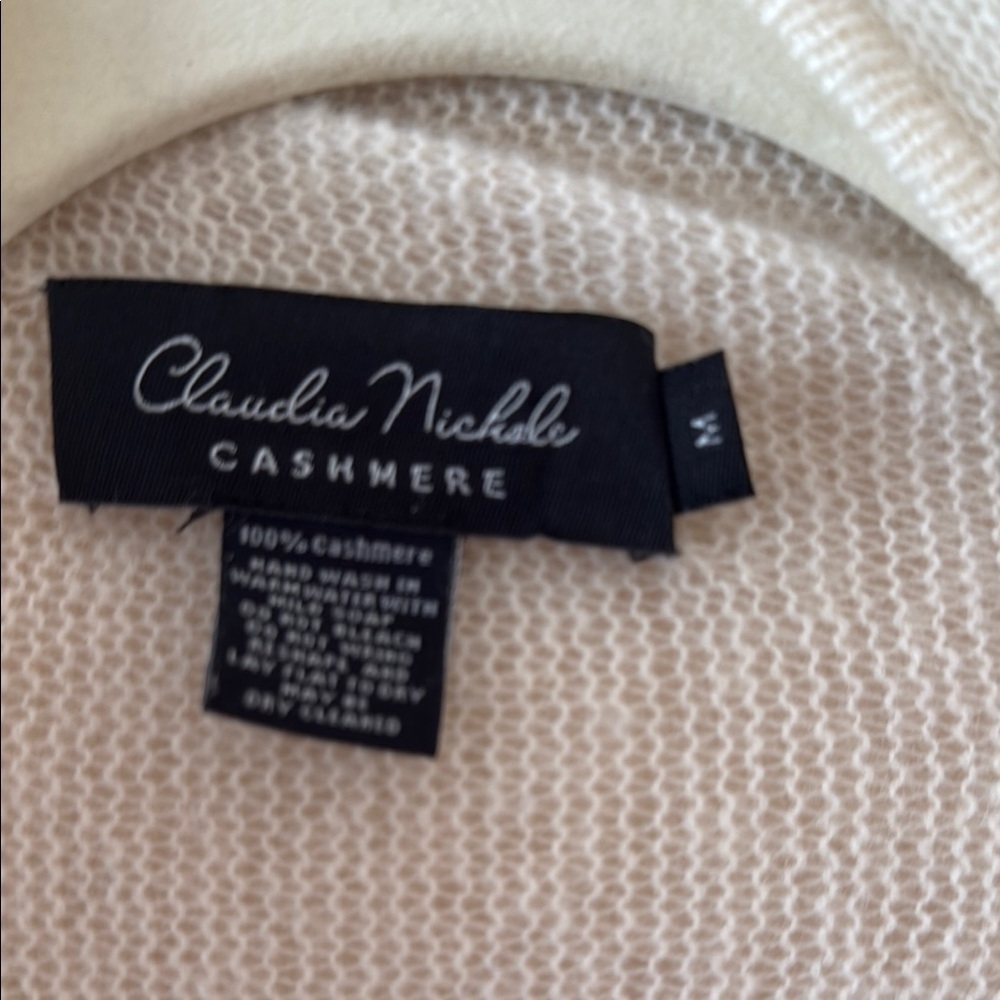 Claudia Nichole 100 percent Cashmere Ombre Cream Blue Cardigan - Picture 4 of 4